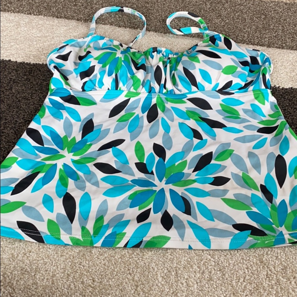 😎 Super cute Tankini Swim Top
